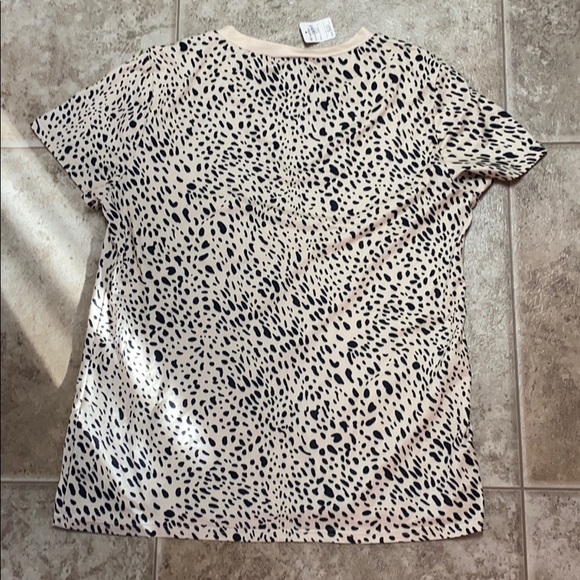 NWT. Ladies top. Size xl. - Picture 3 of 3